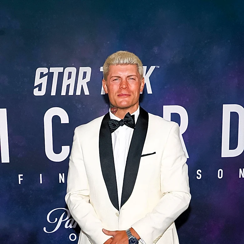 Noah Wyle to Portray Captain Kirk in Live 'Star Trek' Event with 'The Pitt' Cast