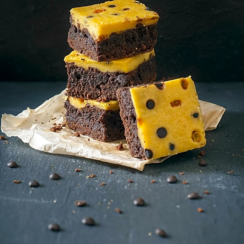 Chocolate Chip Cookie Cheesecake Bars: A Decadent Dessert Recipe