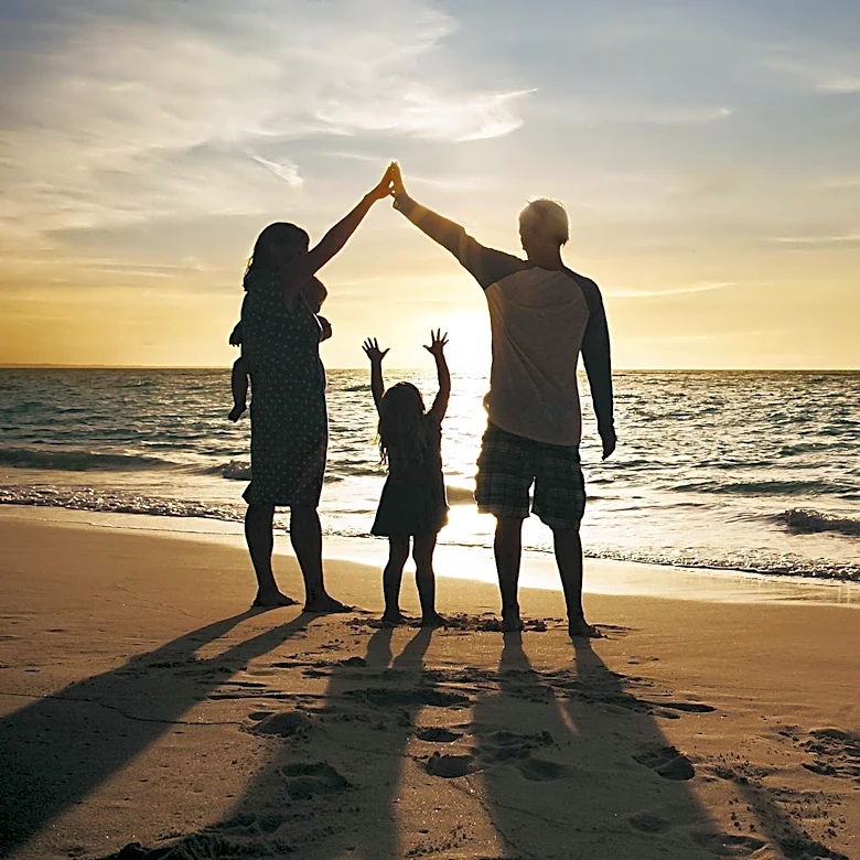 Critique of '18 Summers' Parenting Trend Highlights Concerns
