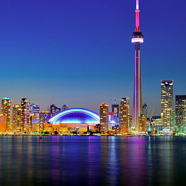 Canada's Services Sector Faces Continued Contraction Amid Economic Challenges