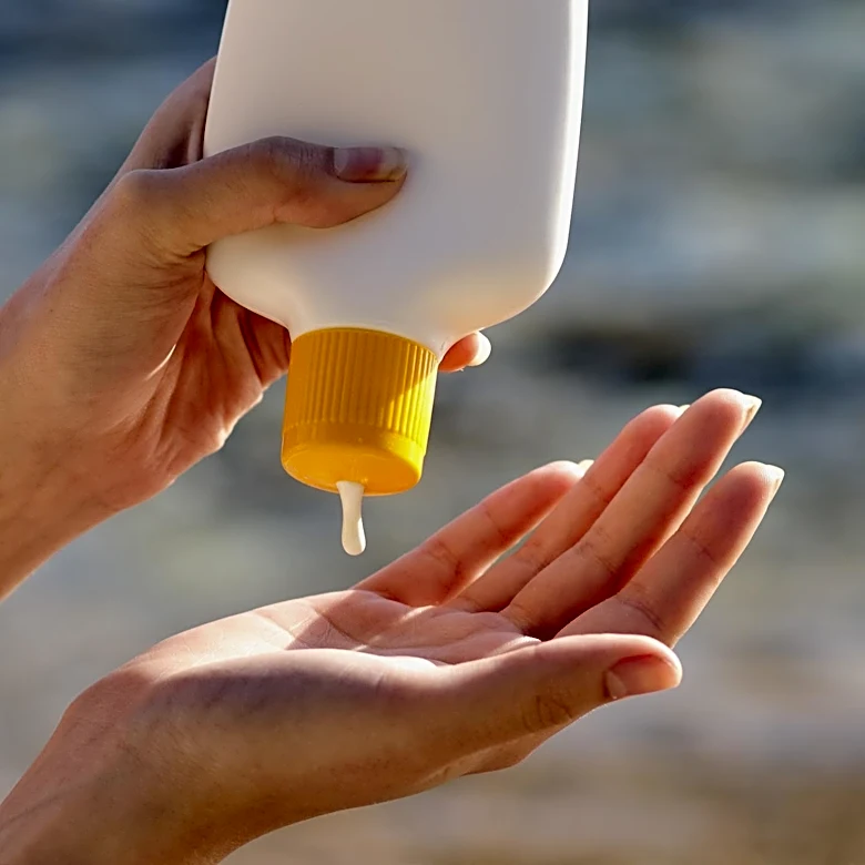Popular Science Debunks Common Sunscreen Myths to Promote Skin Health