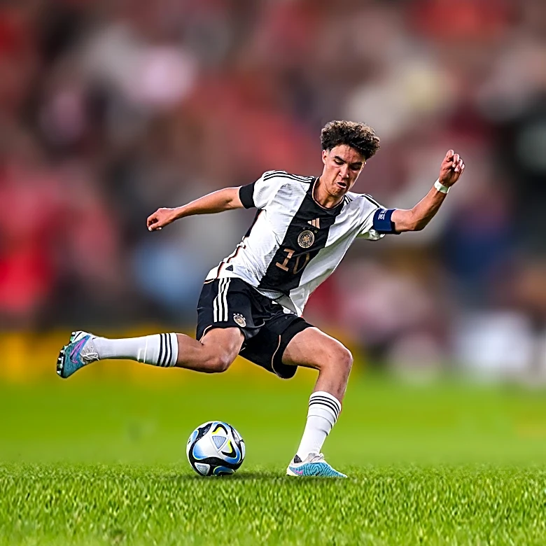Arsenal Considers Bayern Munich's Jamal Musiala as Alternative to Vinicius Jr