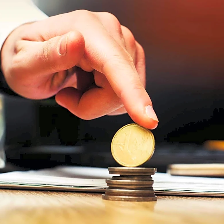 Palantir's Low Tax Rate Raises Ethical Concerns Amid High Revenues