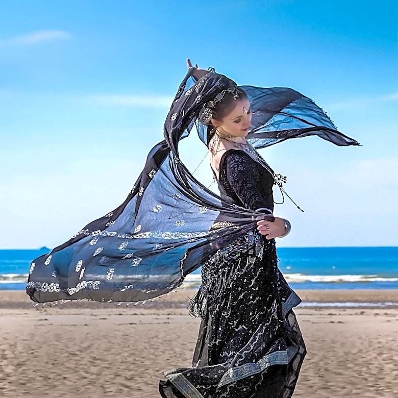 Reilly O'Shaunghnessy Debuts One-Woman Show 'Belly' Exploring Body Image and Grief
