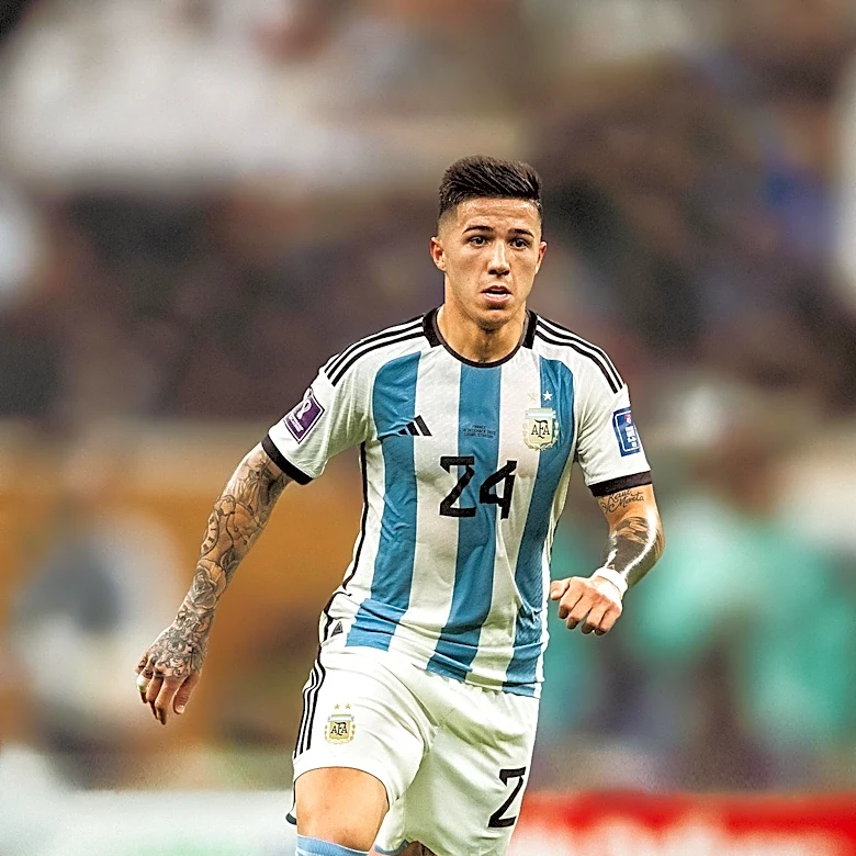 Manchester City Considers Enzo Fernandez as Rodri Eyes Barcelona Move