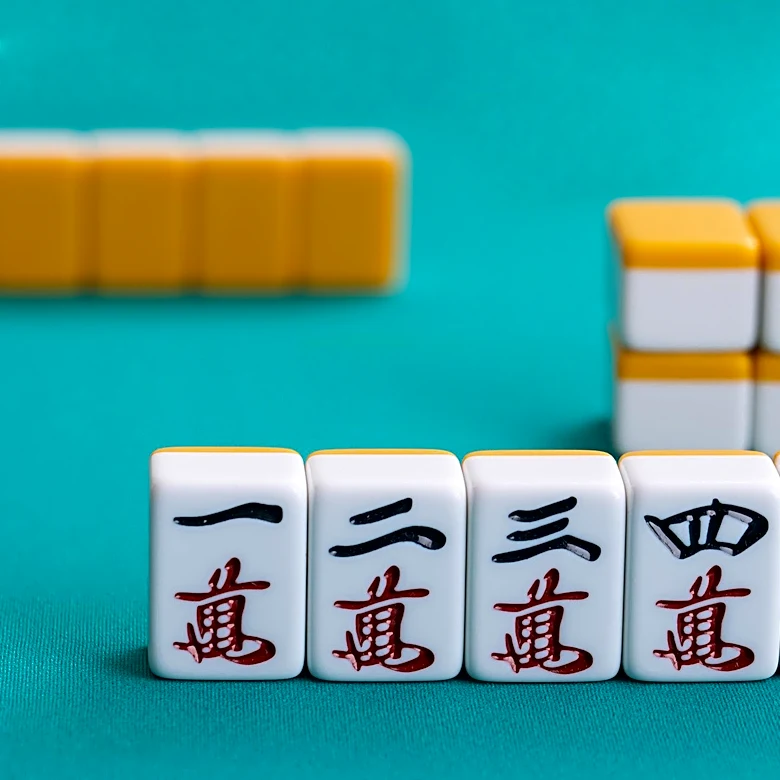 Mahjong Clubs Gain Popularity Among Younger Adults