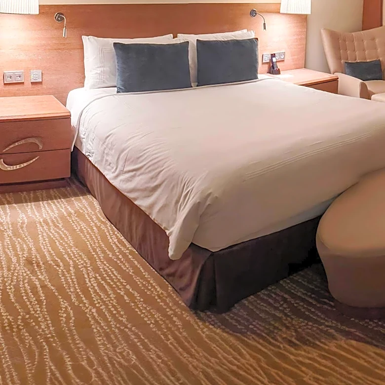 Hotel Design Trends Raise Concerns Over Guest Comfort