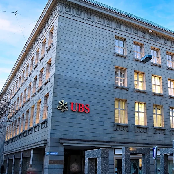UBS Brokers Cleared in Arbitration Over $25 Billion Team Management