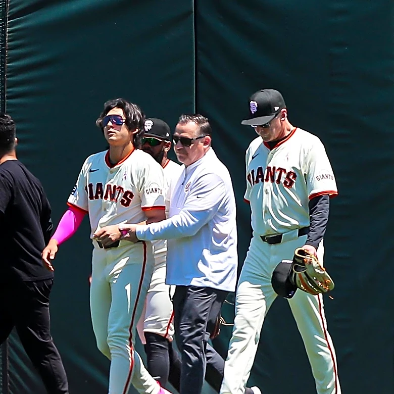 Giants' Training Camp Sees Key Players Recovering from Injuries