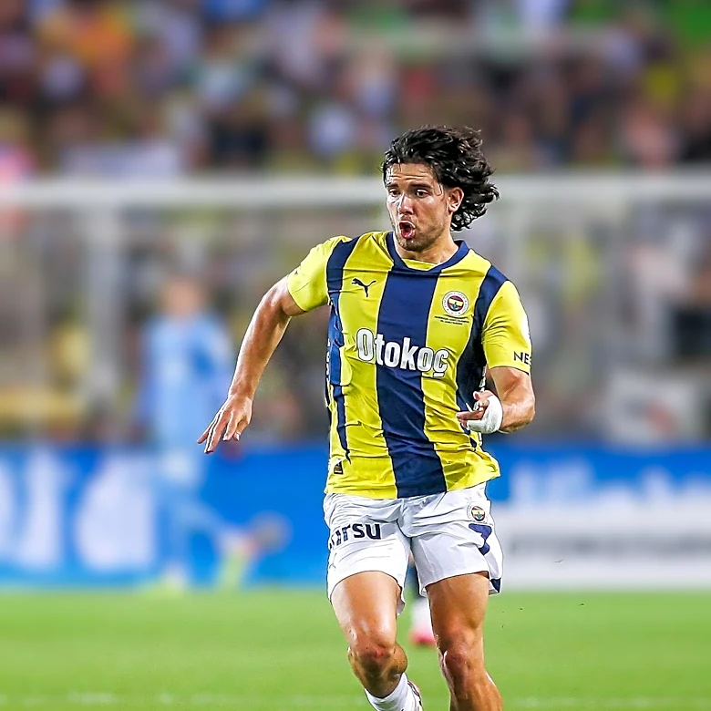 Fenerbahçe Secures Advantage in UEFA Champions League Against Sturm Graz