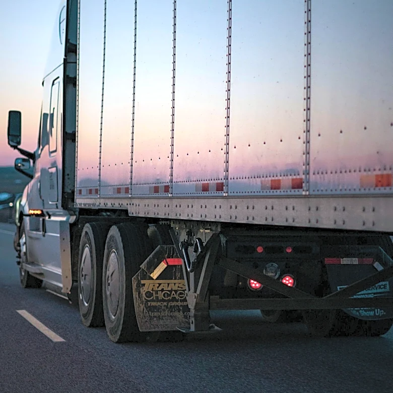 Analysts Adjust Earnings Forecasts for Knight-Swift Transportation