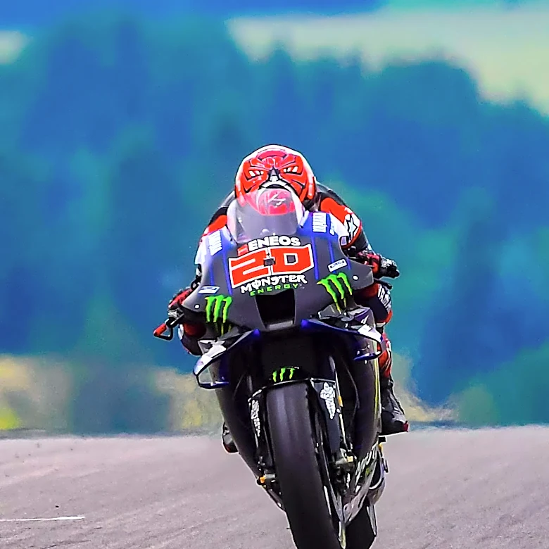Alpine F1 Team Hosts Pramac Yamaha MotoGP Team at Enstone Facility