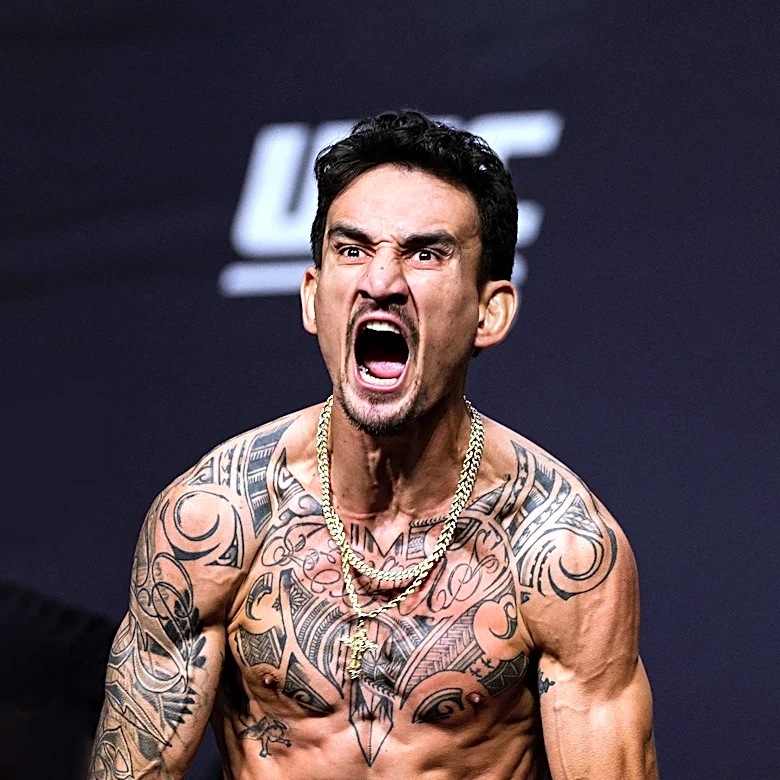UFC Fighter Max Holloway Showcases Iced Out G-Shock GM2100 at Sports Collectors Convention