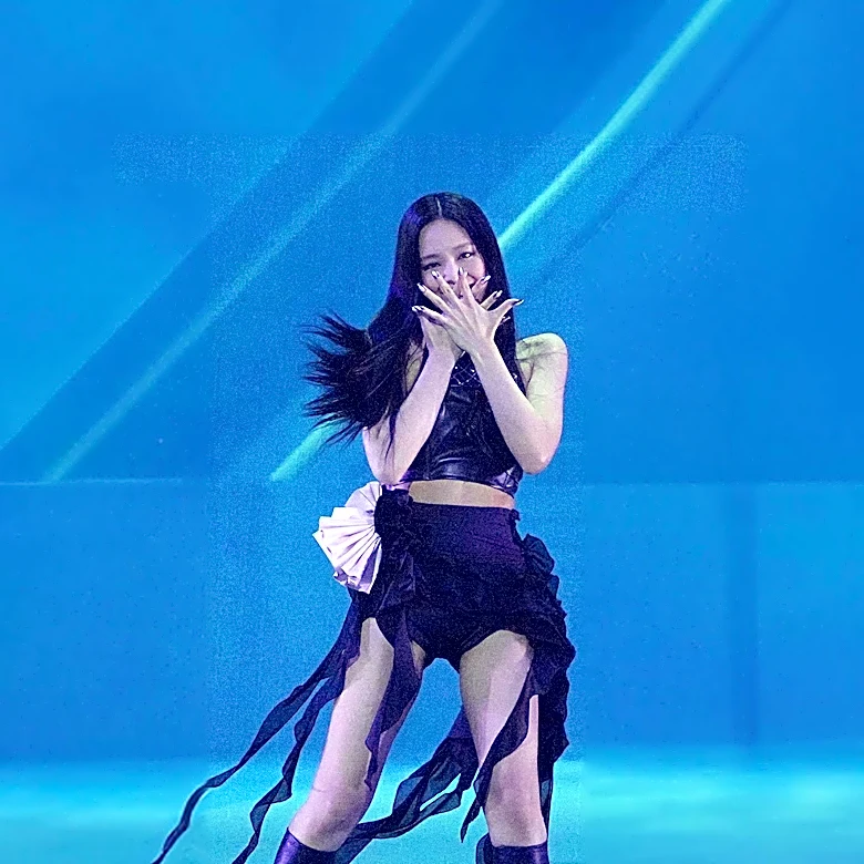 Jisoo of BLACKPINK Apologizes for Limited 10th Anniversary Celebrations