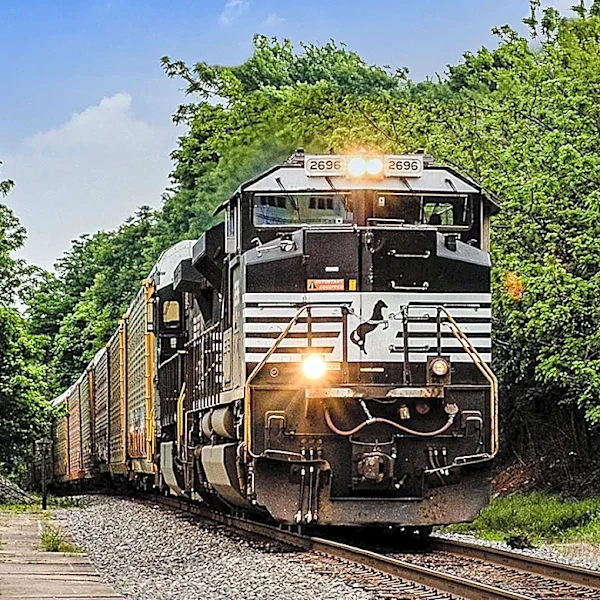 Norfolk Southern's Atlanta Operations Center Manages Rail Traffic Amid Weather Challenges