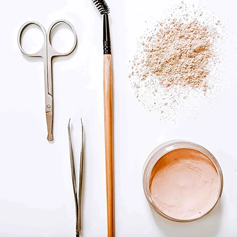 Italian-Made Ultra Aero Tweeze Offers Precision for Beauty Professionals
