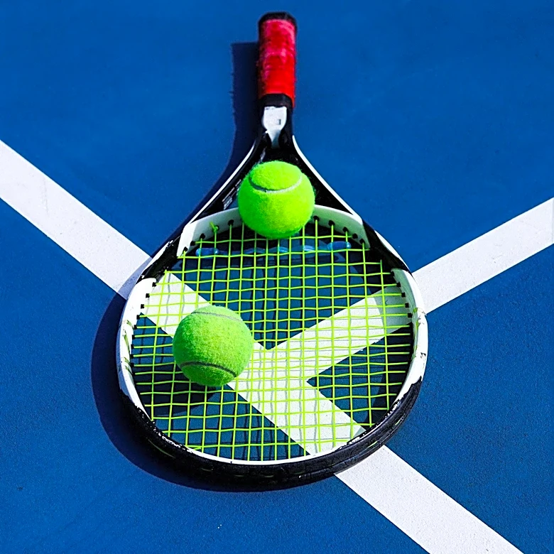 Canadian Open Sees Major Upsets as Leylah Fernandez Advances