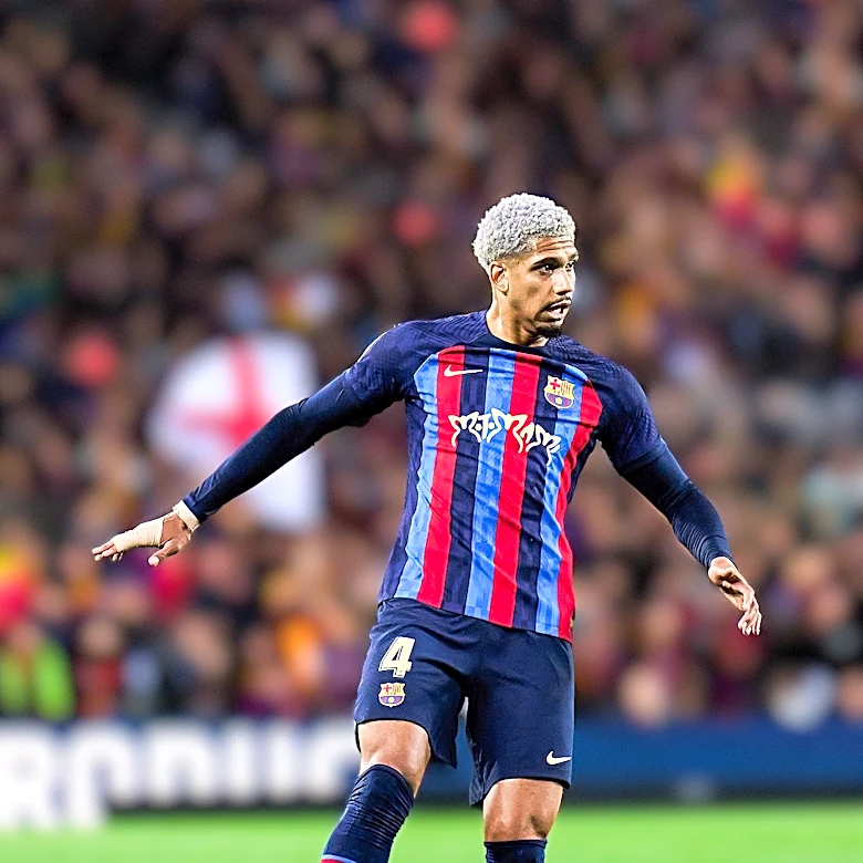 Barcelona Loans Ronald Araujo to Liverpool for 2026-27 Season