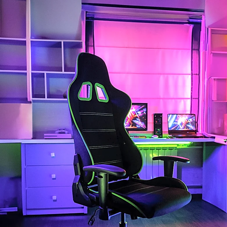 Scarra's Success on Twitch and OfflineTV: A Model for Aspiring Streamers