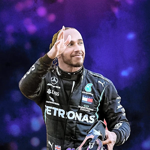 Lewis Hamilton Introduces New Puppy Halo During F1 Summer Break
