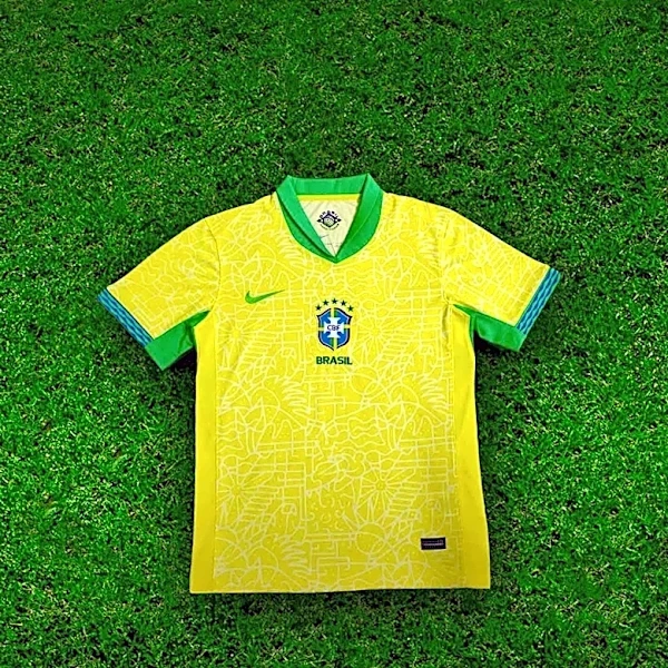 Global Football Shirt Market Faces Challenges with Counterfeits and Retro Trends