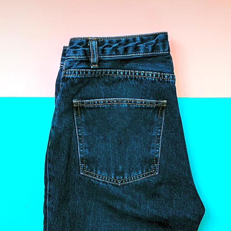 FRAME Collaborates with Sotheby's for High-Rise Straight-Leg Jeans