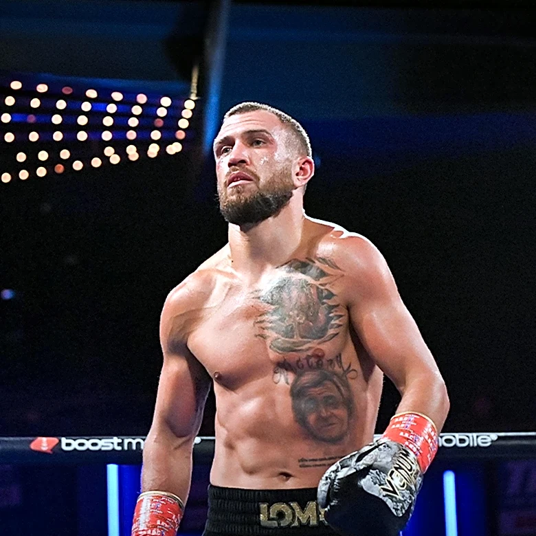 Cuban Boxer Dainier Pero Aims for Historic Heavyweight Title