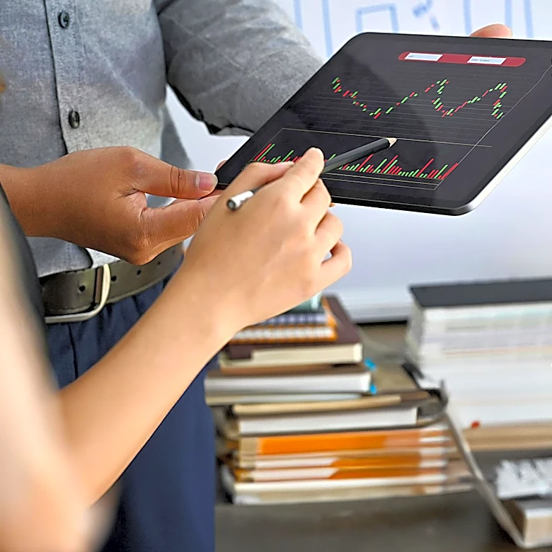 Veeva Systems Inc. Stock Receives Mixed Analyst Ratings Amid Financial Performance Review
