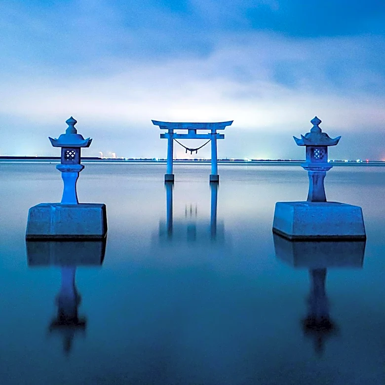 Japanese Proverb Highlights Strength in Restraint and Peace