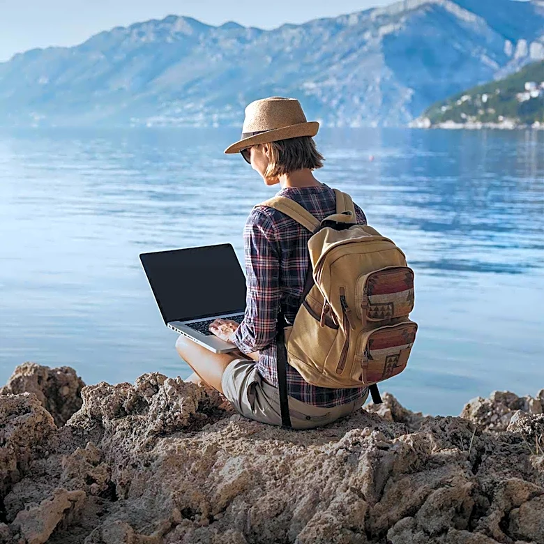 Digital Nomads Benefit from Essential Travel Apps for Work and Connectivity