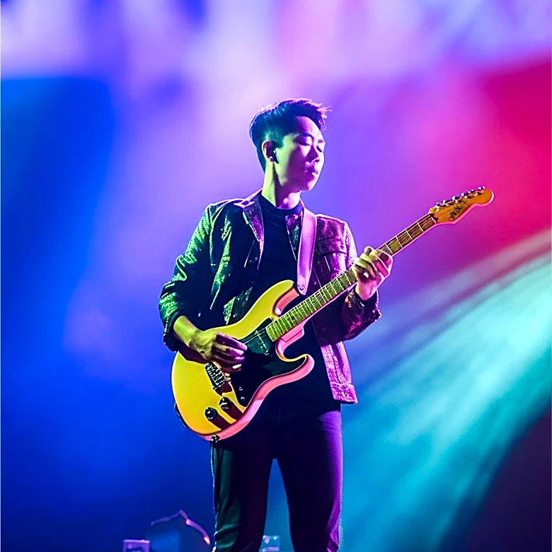 Noah Kahan Announces Pasadena Concert with Gigi Perez as Opening Act
