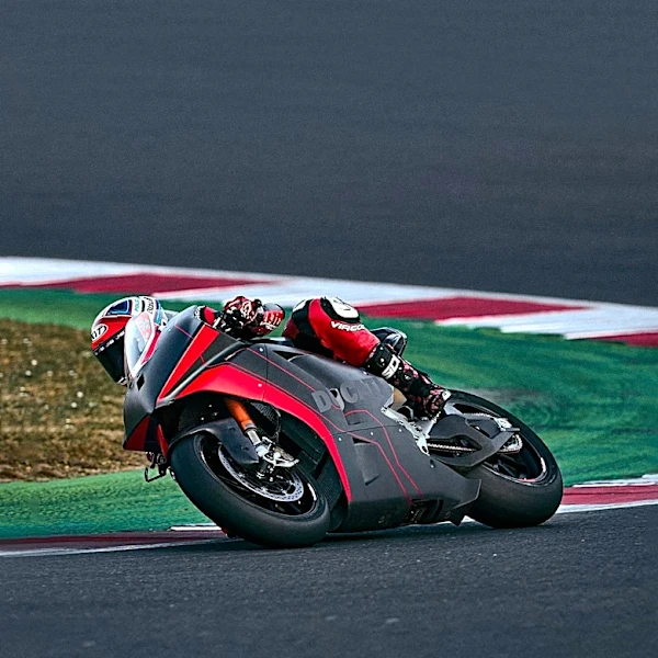 Bradley Smith Triumphs in Harley-Davidson Bagger World Cup Race at Silverstone