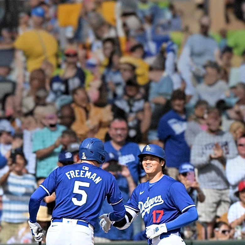 Dodgers Defeat Diamondbacks in Extra Innings to End Losing Streak