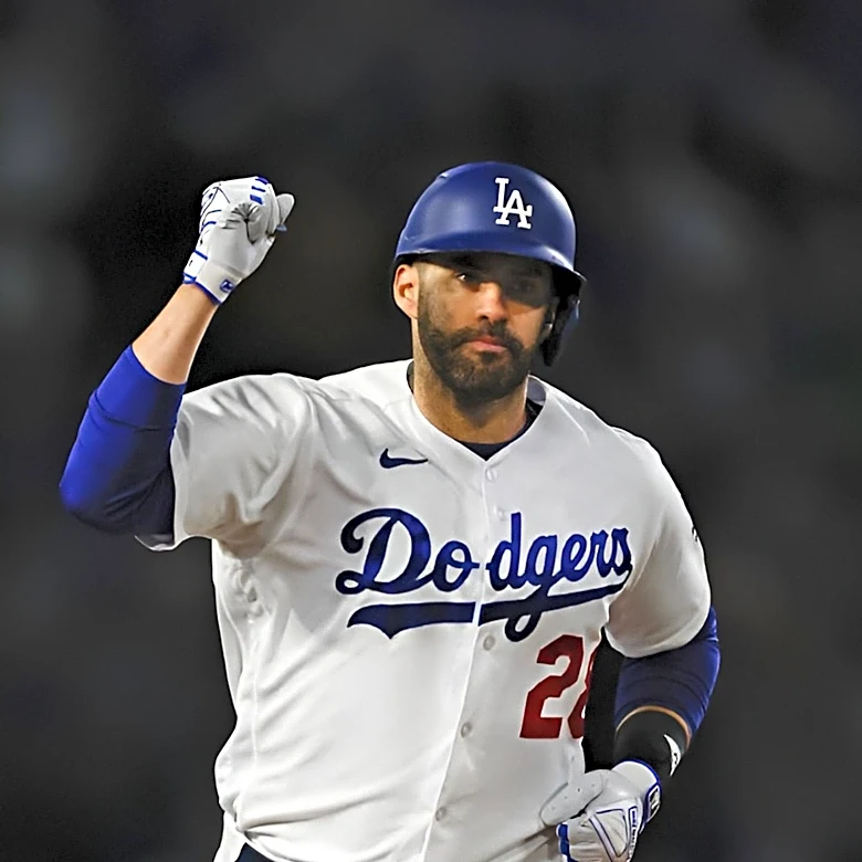 Dodgers End 7-Game Losing Streak with Extra-Inning Victory Over Diamondbacks