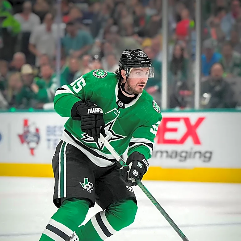 Dallas Stars' Johnston and Robertson Set High Scoring Standards for 2026-27