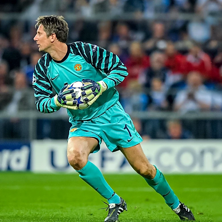 Ajax Coach Míchel Explains Goalkeeper Selection and Defensive Changes