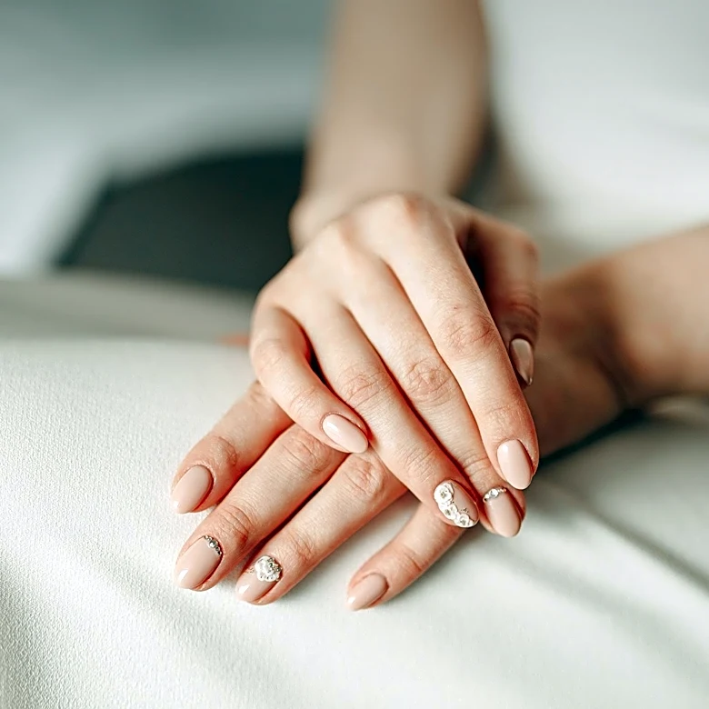 Naked Manicure Trend Sparks Debate Over Economic and Cultural Implications