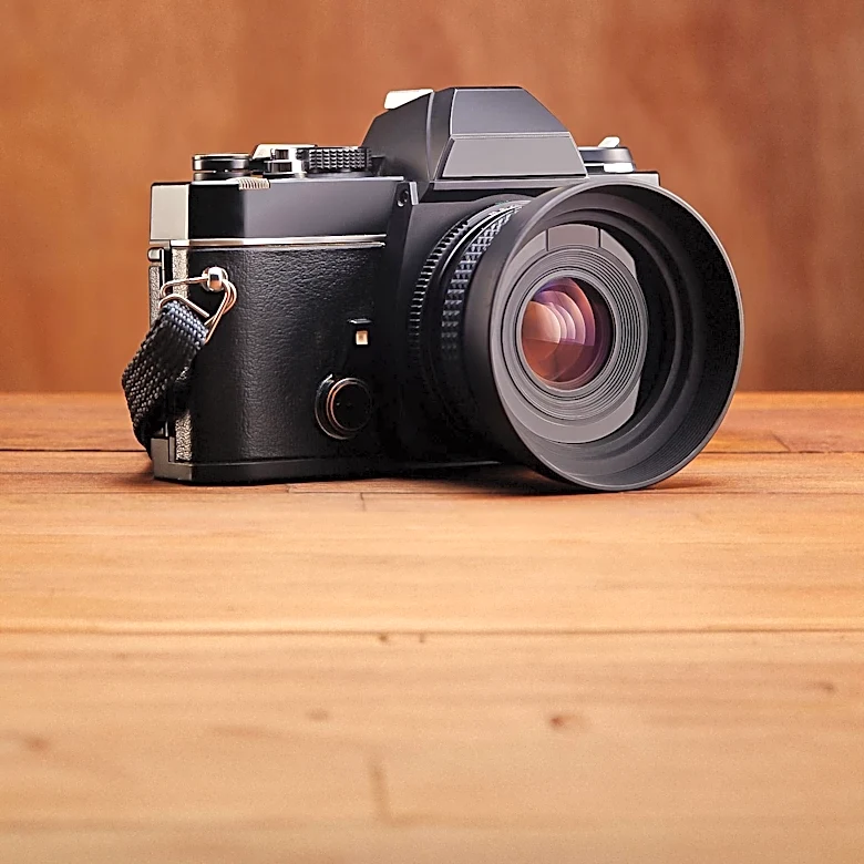Leica's Strategic Partnerships and Market Positioning in the High-End Camera Segment