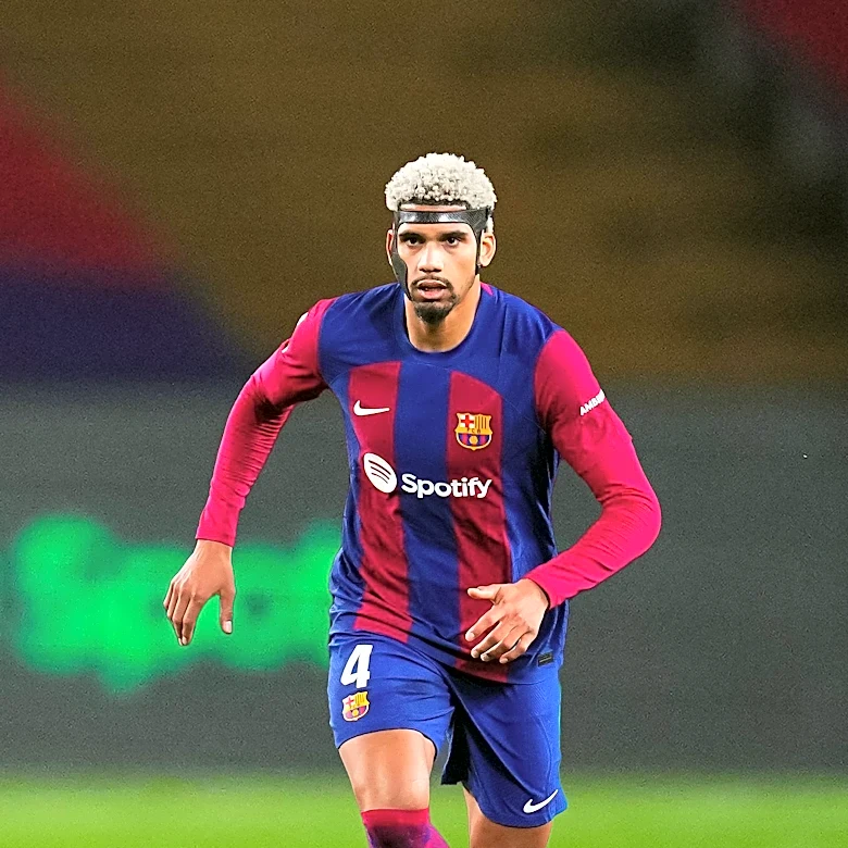 Ronald Araujo Joins Liverpool on Loan as Barcelona Explores Defensive Options