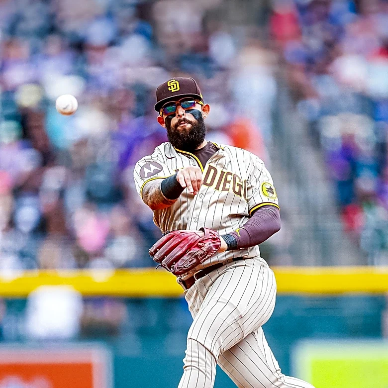 San Diego Padres Secure Narrow Victory Over Houston Astros with Key Performances