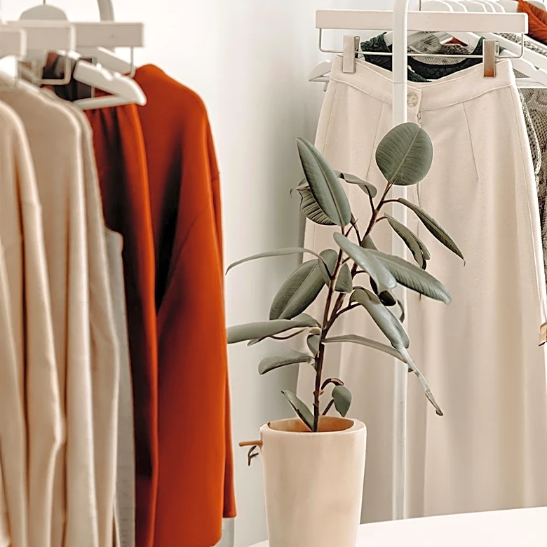 Minimalism in Fashion: The Role of Fabric Quality in Sustainable Wardrobes