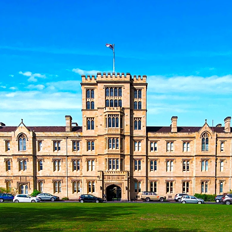 University of Southern Queensland Migrates to Nutanix Hypervisor Software