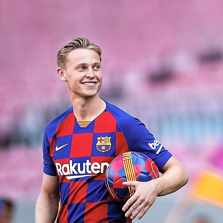 Barcelona's Frustration with Frenkie de Jong's Delayed Knee Surgery