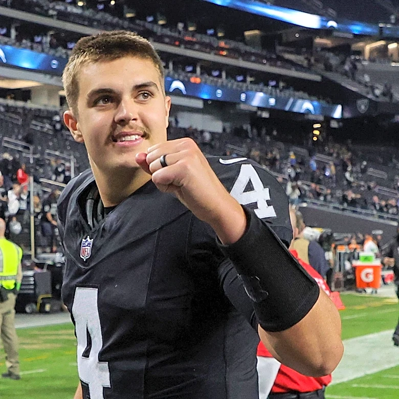 Fernando Mendoza Impresses in Raiders' First-Team QB Battle Amid Kirk Cousins' Absence