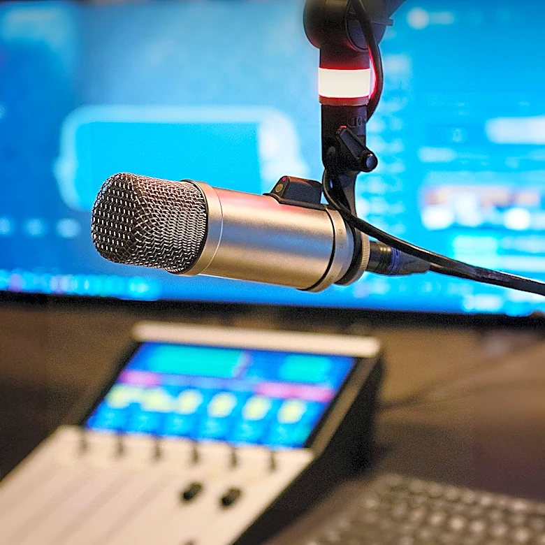 Spotify's New 'Skip' Button Raises Concerns in Podcast Industry