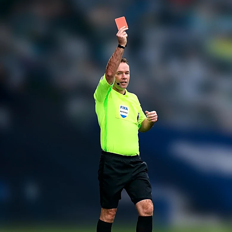 PEC Zwolle Coach Criticizes Red Card Decision in Ajax Match