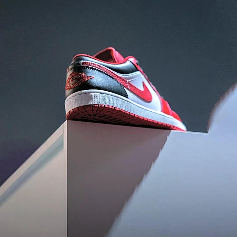 Nike's Historical Evolution from Onitsuka Tiger Reseller to Global Sports Leader