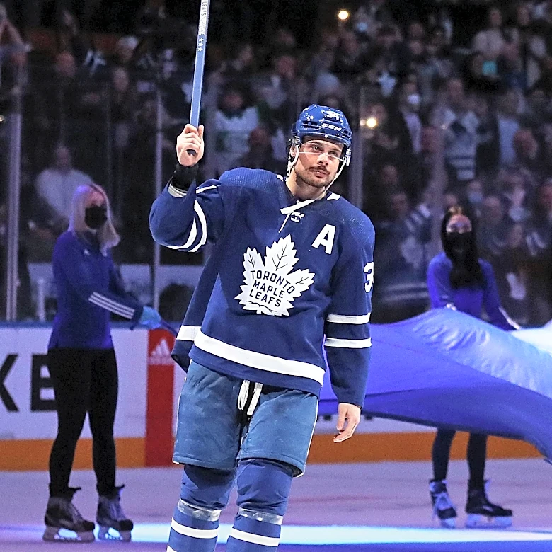 Nick Suzuki Surpasses Auston Matthews in NHL Center Rankings