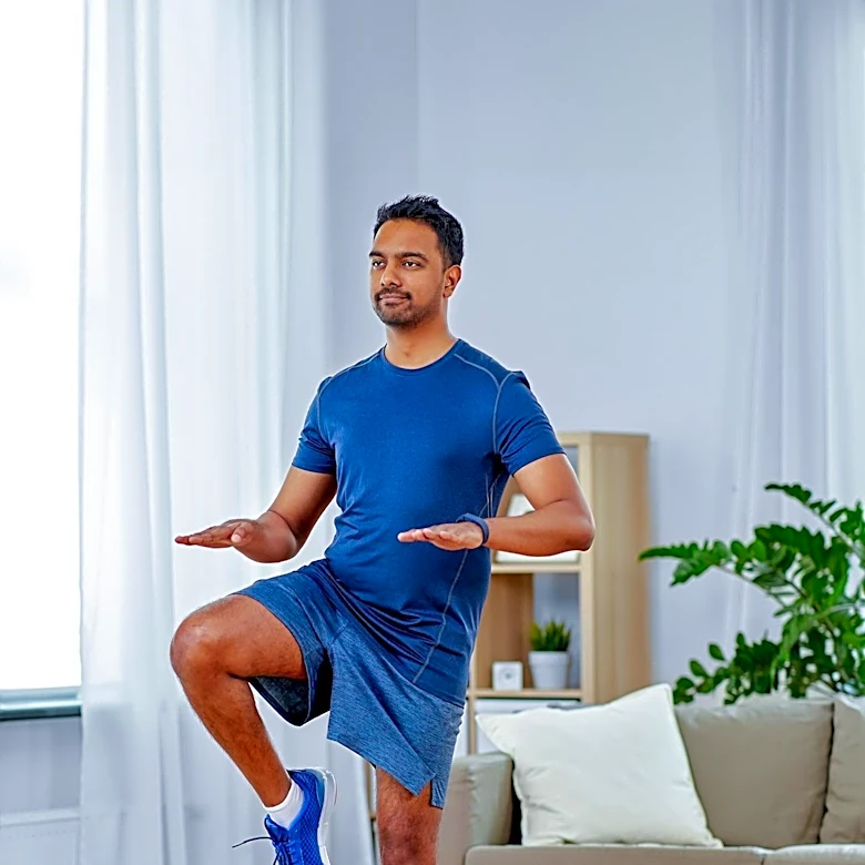 Standing Core Workouts Offer Accessible Fitness Solution for Improved Posture