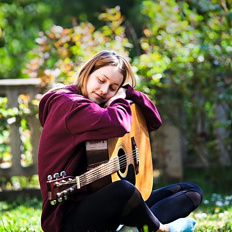 Margaret Glaspy's 'I Am Both' Album Challenges Passivity with Raw Folk Narratives